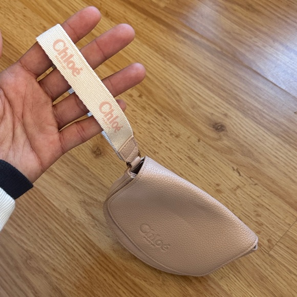 Chloe Beauty Wristlet ✨ - Picture 3 of 11